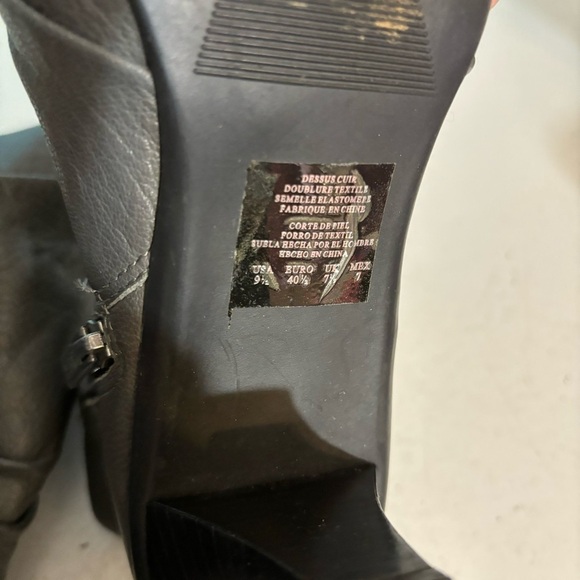 Kenneth Cole Reaction women’s grey pointed toe ankle  booties in size 9.5 - Picture 10 of 12